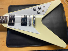2022 Gibson 70s Flying V Classic White