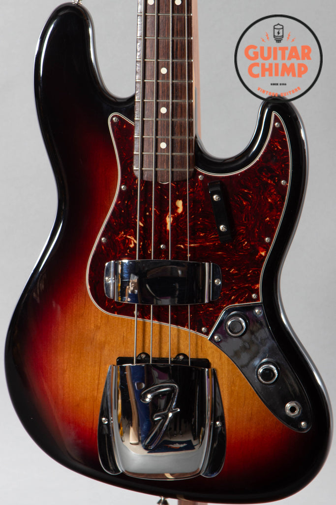 2009 Fender American Vintage '62 AVRI Jazz Bass 3-Tone Sunburst