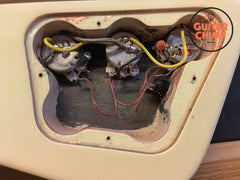 2005 Gibson Thunderbird IV Bass Classic White – 8 lbs 12 oz with Original Case