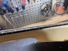 2000 Gibson Thunderbird IV Bass Guitar – Classic White with Original Case