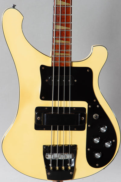 Rickenbacker deals jazz bass