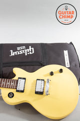 2005 Gibson Les Paul Vixen – Corona Yellow (Original Gig Bag)