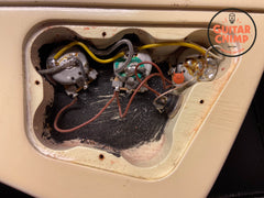 2001 Gibson Thunderbird Bass – White (Original Hard-Shell Case)