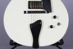 2008 Benedetto Bambino Limited Edition 40th Anniversary Archtop Guitar White