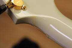 2008 Benedetto Bambino Limited Edition 40th Anniversary Archtop Guitar White