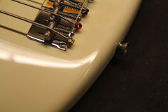 2008 Fender American Vintage '62 AVRI Jazz Bass Vintage White