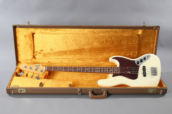 2008 Fender American Vintage '62 AVRI Jazz Bass Vintage White 