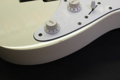 1991 Ibanez UV7PWH Universe 7 String White