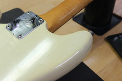 1975 Fender Duo-Sonic II Olympic White