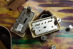 2005 Gibson Limited Edition Les Paul Music Rising Mardi Gras Katrina #226/300