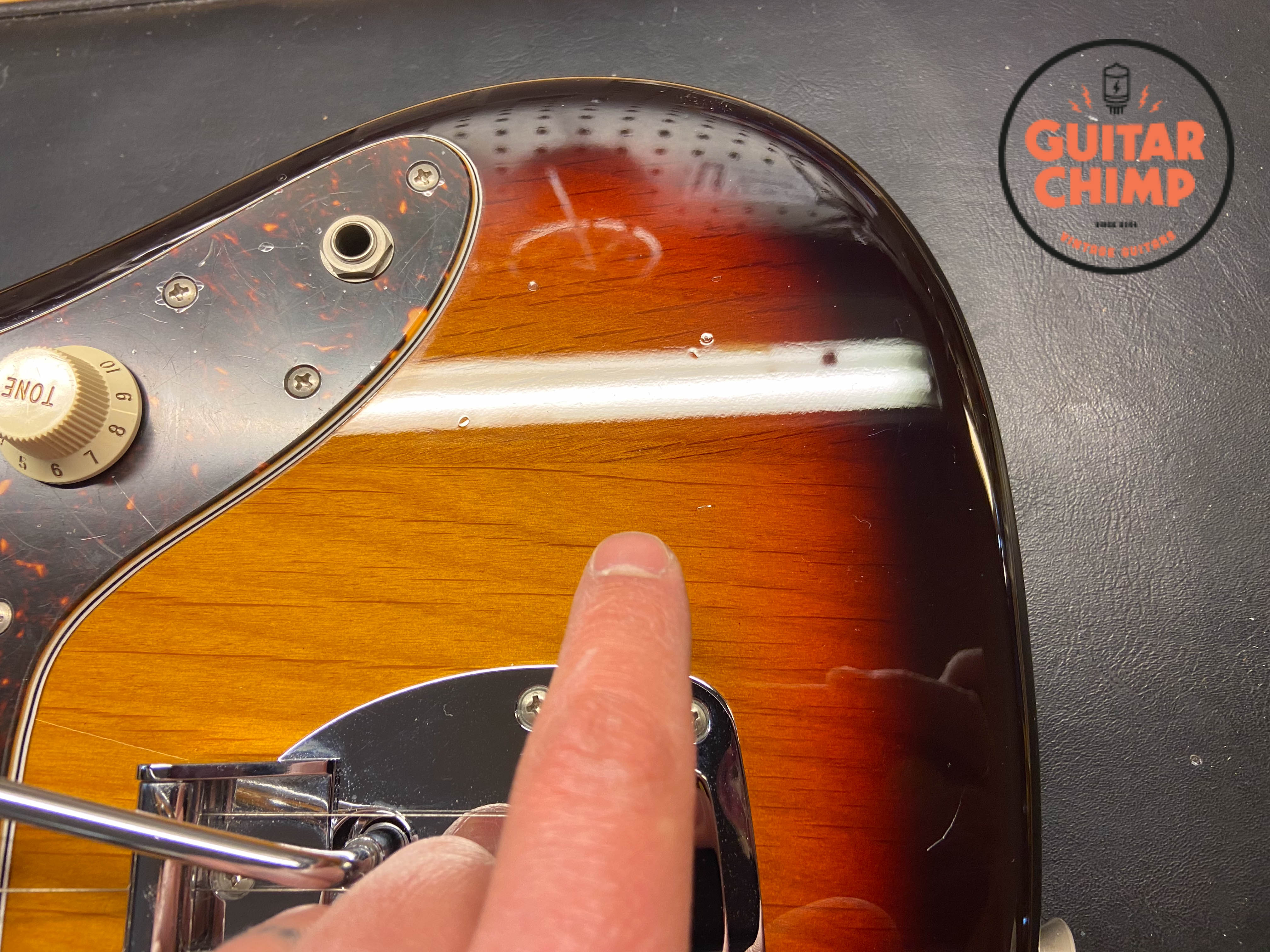 2016 Fender JM66 ’62 Reissue Jazzmaster 3Tone Sunburst Guitar Chimp