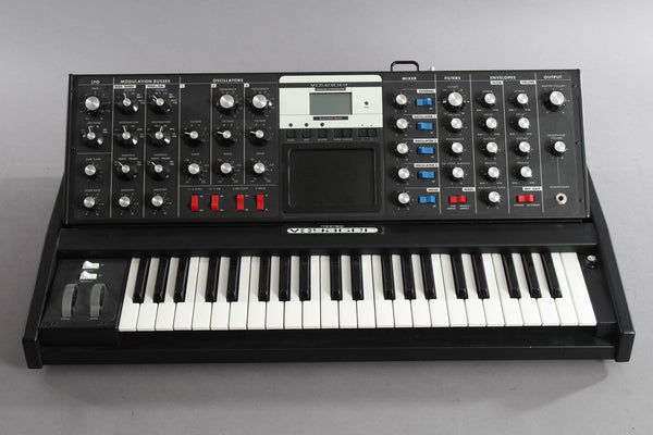White Moog Instruments White Moog Voyager