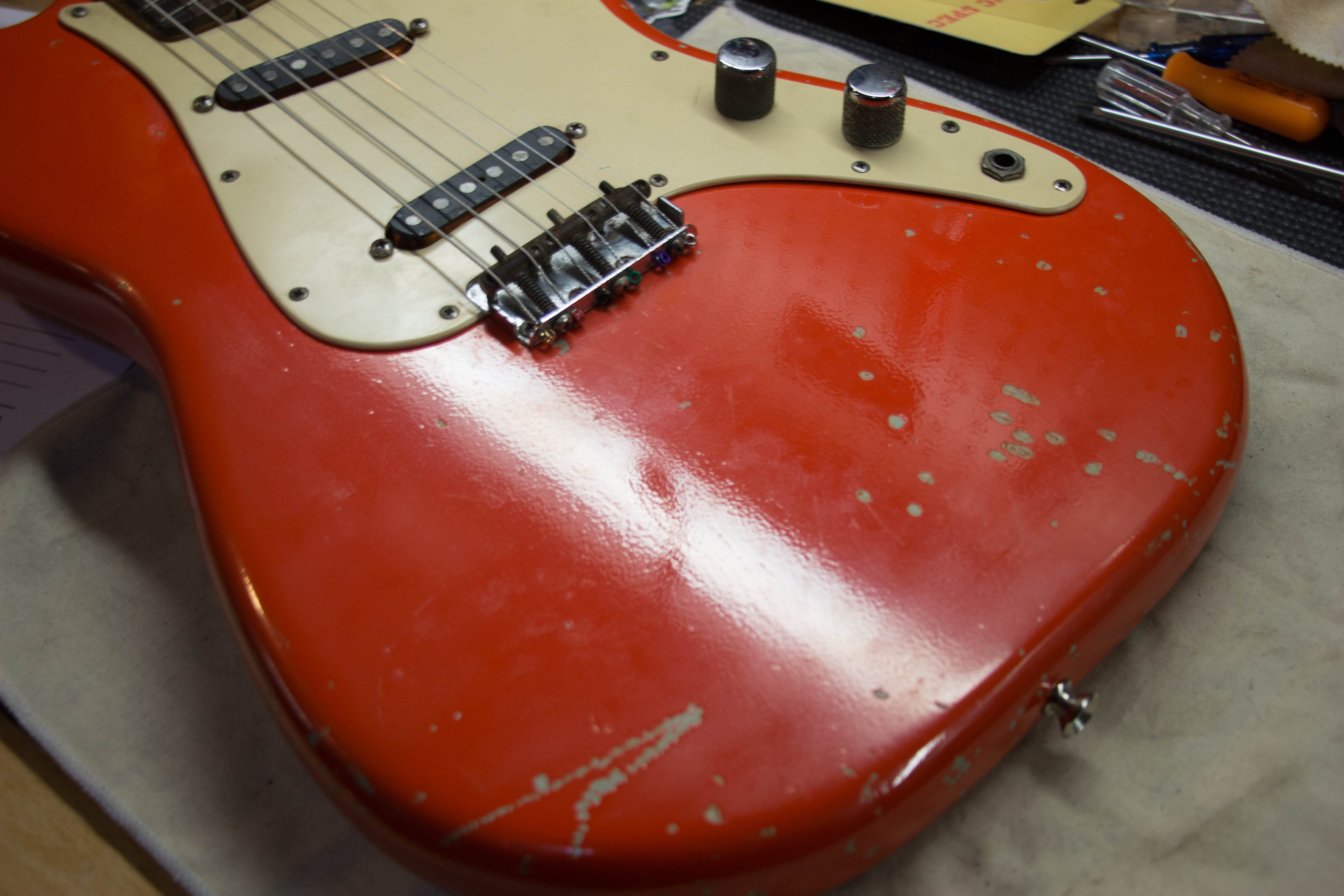 1960 Fender Duo Sonic -Fiesta Red Refin- | Guitar Chimp