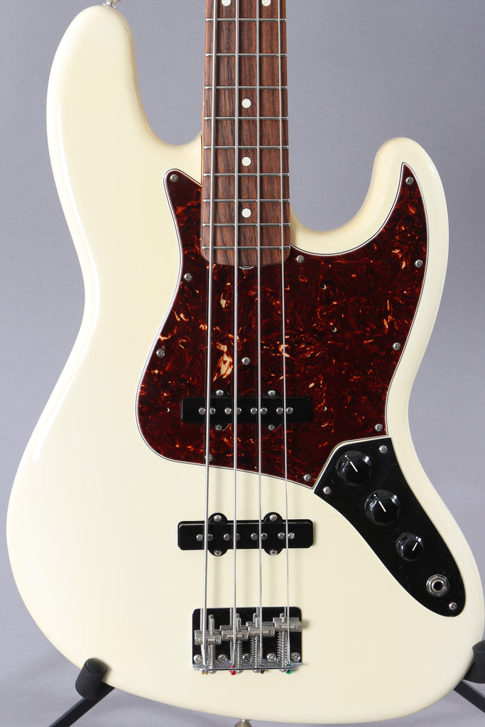 2008 Fender American Vintage '62 AVRI Jazz Bass Vintage White